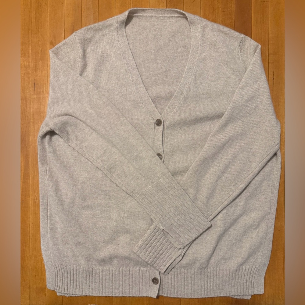 Allude Cashmere V-Neck Cardigan beige EUC